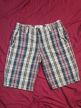 Levi's Men's Plaid Shorts Size 32 Red White And Blue Spring/Summer Relaxed Fit